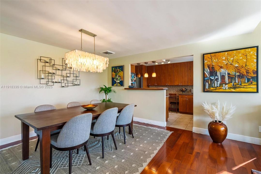 На продажу: $857,000 (2 спален, 2 ванн, 1820 Квадратных фут)