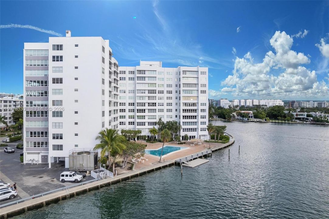 На продажу: $775,000 (2 спален, 2 ванн, 1820 Квадратных фут)