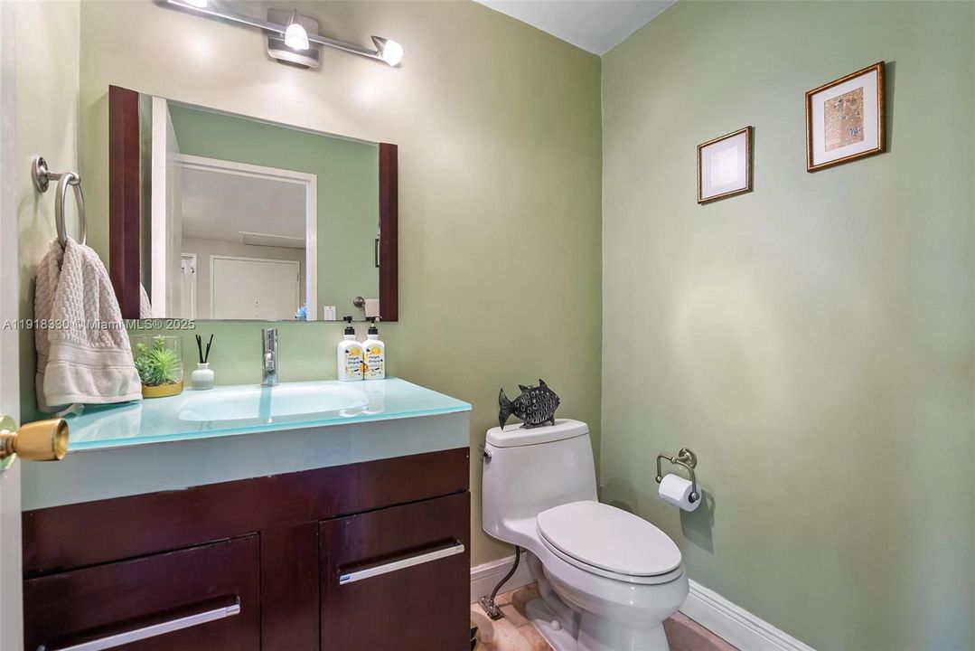 На продажу: $857,000 (2 спален, 2 ванн, 1820 Квадратных фут)