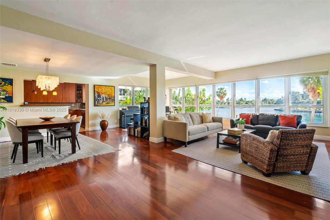 На продажу: $857,000 (2 спален, 2 ванн, 1820 Квадратных фут)