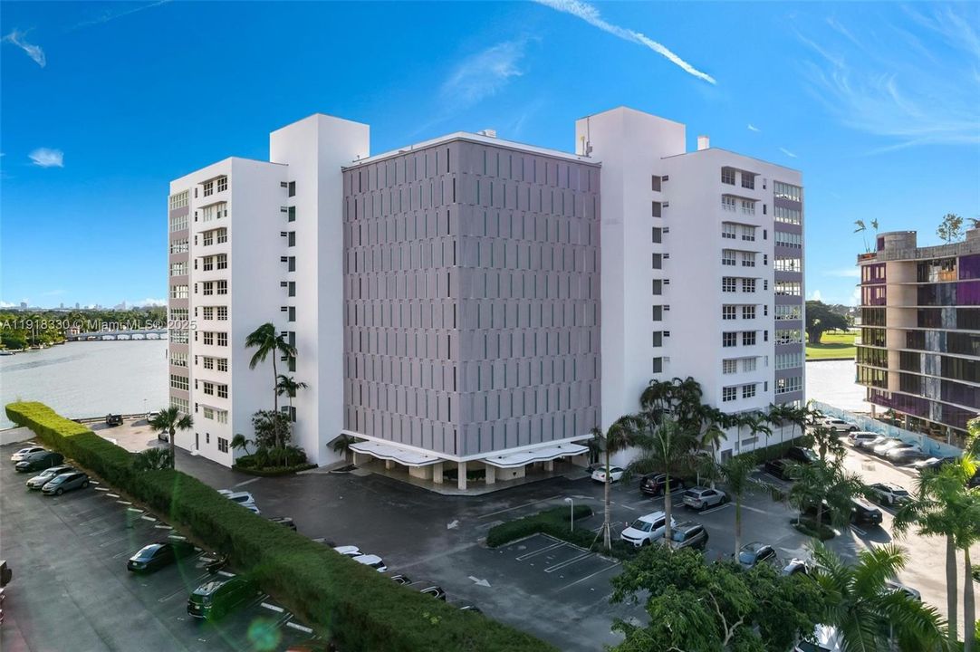 На продажу: $857,000 (2 спален, 2 ванн, 1820 Квадратных фут)