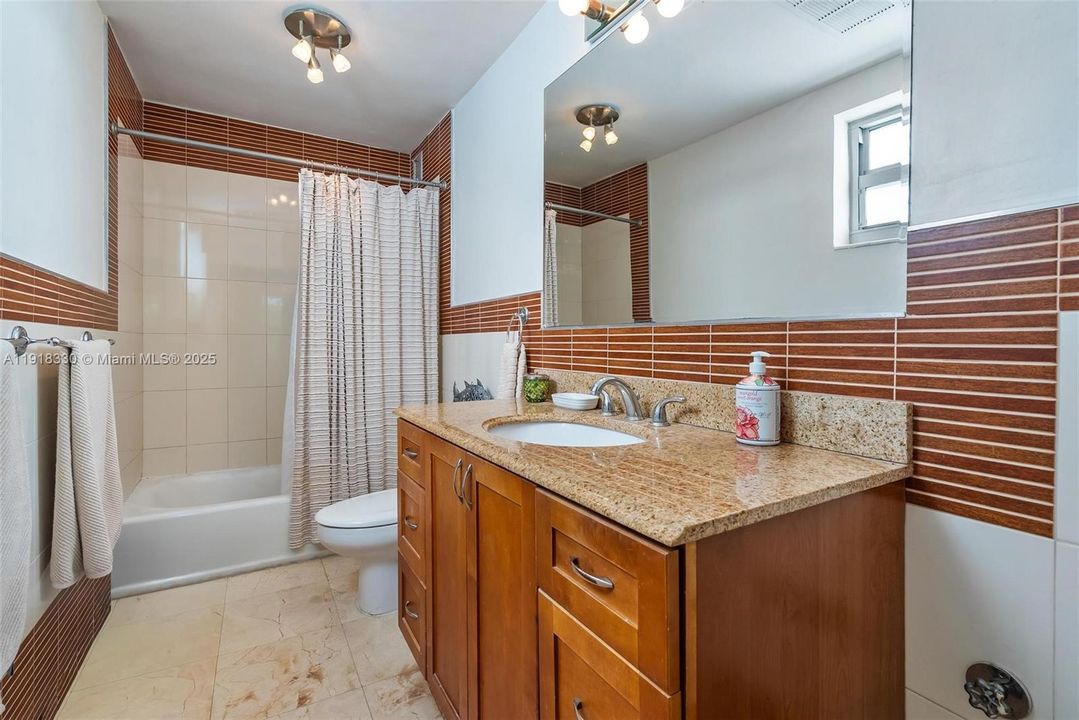 На продажу: $857,000 (2 спален, 2 ванн, 1820 Квадратных фут)