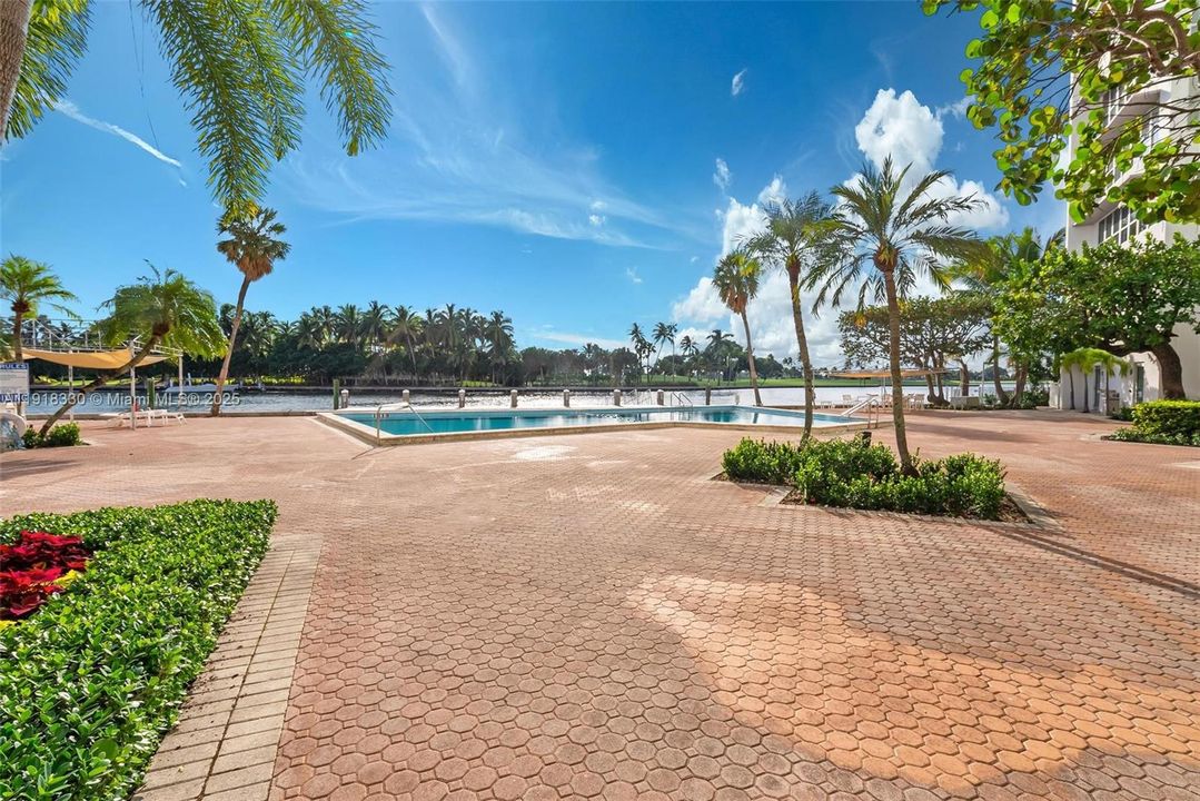 На продажу: $857,000 (2 спален, 2 ванн, 1820 Квадратных фут)