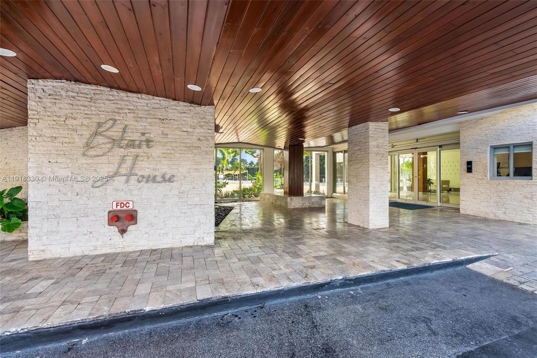 На продажу: $857,000 (2 спален, 2 ванн, 1820 Квадратных фут)