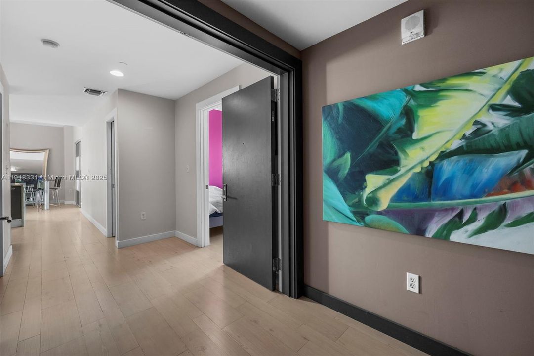 For Sale: $1,299,000 (3 beds, 4 baths, 1694 Square Feet)