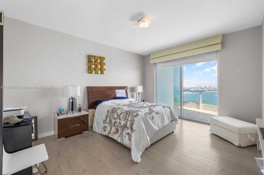 For Sale: $1,299,000 (3 beds, 4 baths, 1694 Square Feet)