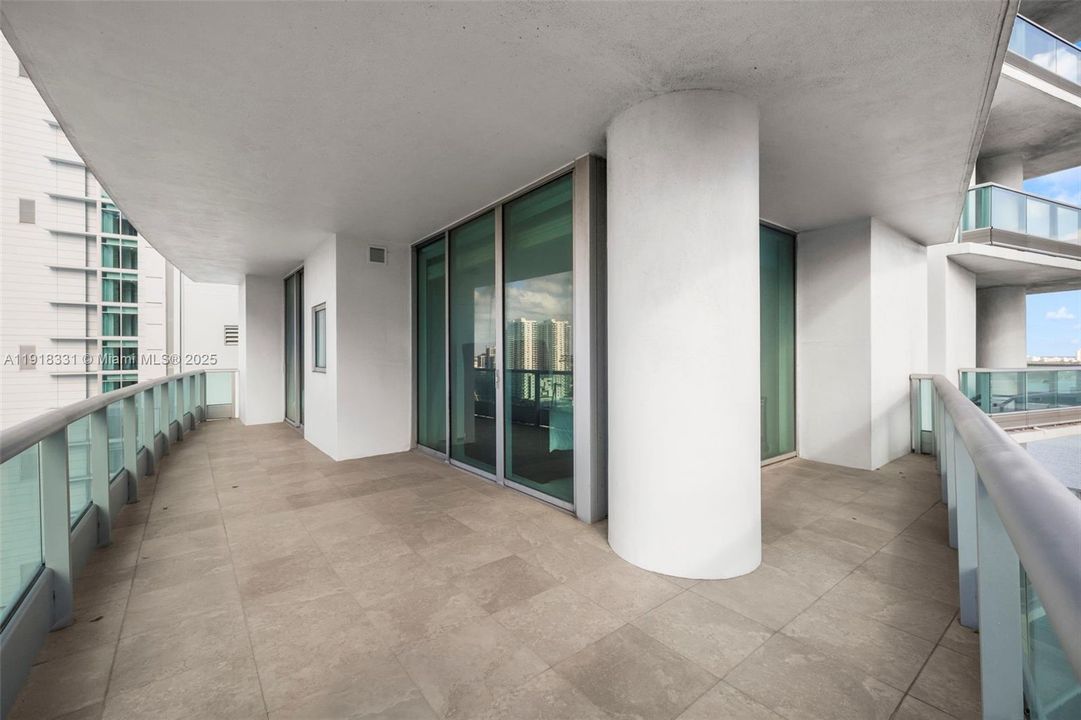 For Sale: $1,299,000 (3 beds, 4 baths, 1694 Square Feet)