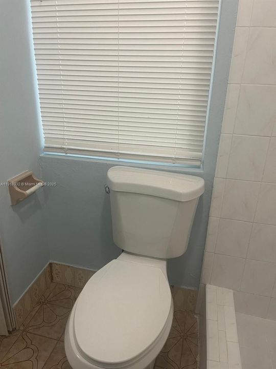 For Rent: $1,500 (1 beds, 1 baths, 300 Square Feet)