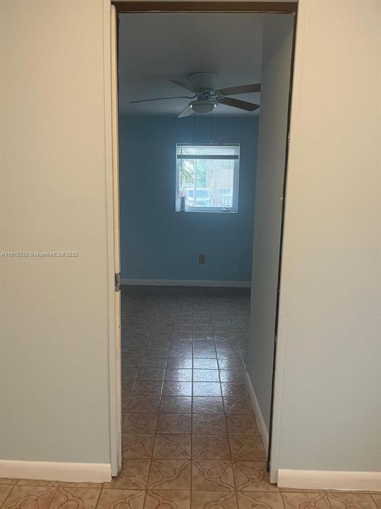 For Rent: $1,500 (1 beds, 1 baths, 300 Square Feet)