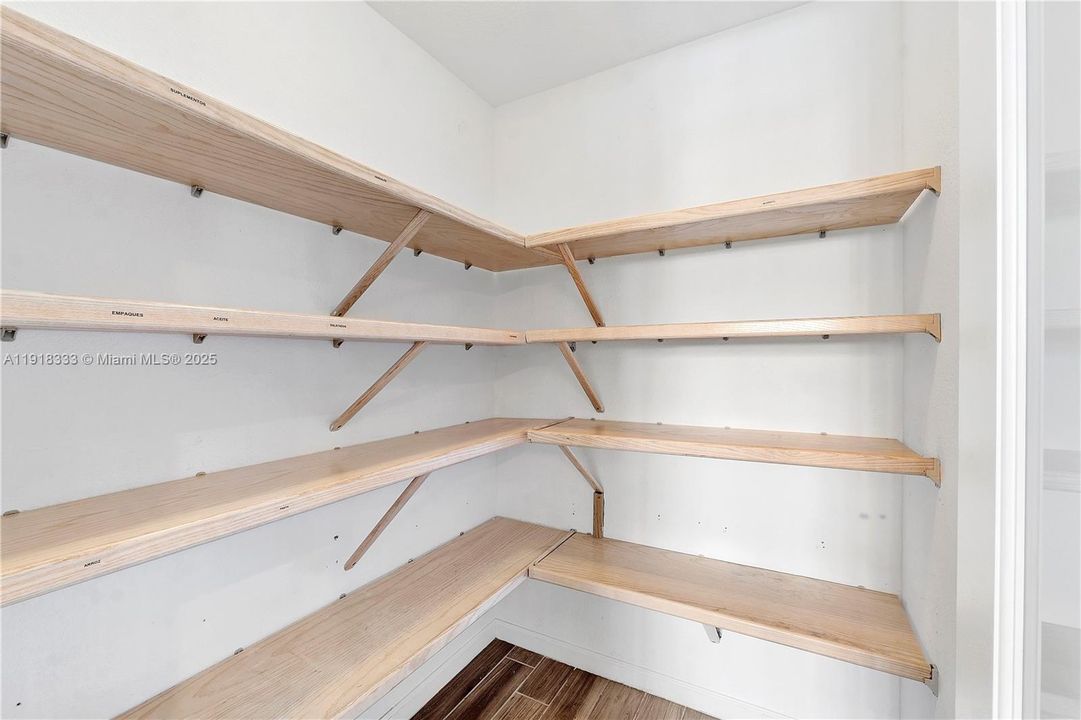 En Renta: $10,000 (6 camas, 3 baños, 2858 Pies cuadrados)