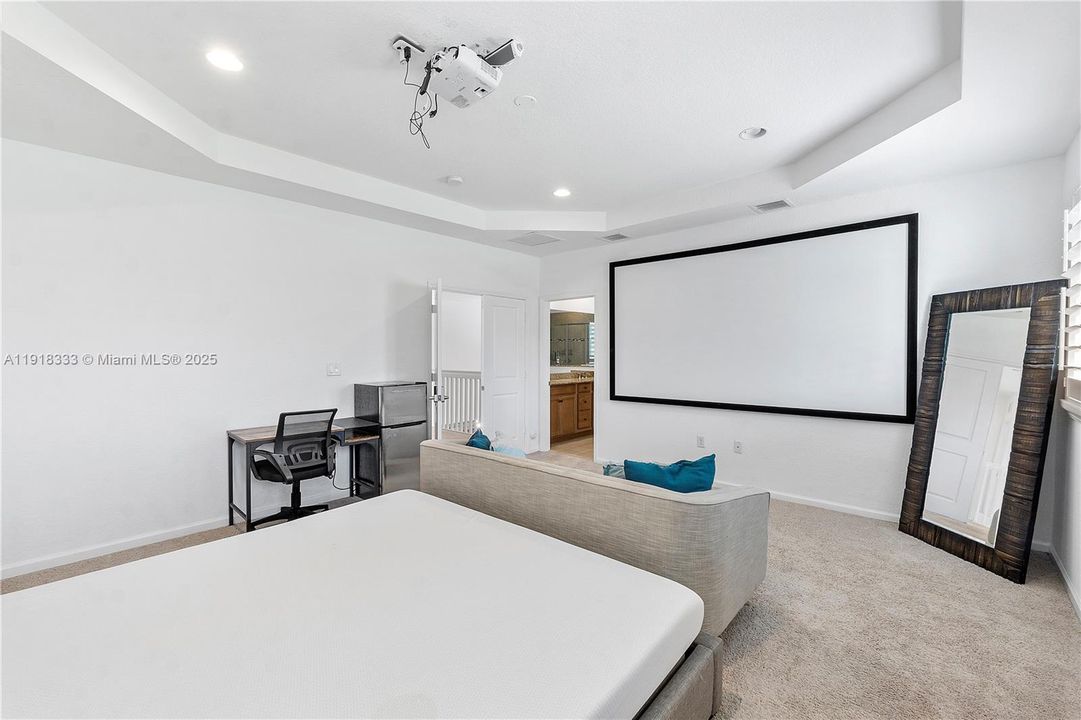 En Renta: $10,000 (6 camas, 3 baños, 2858 Pies cuadrados)