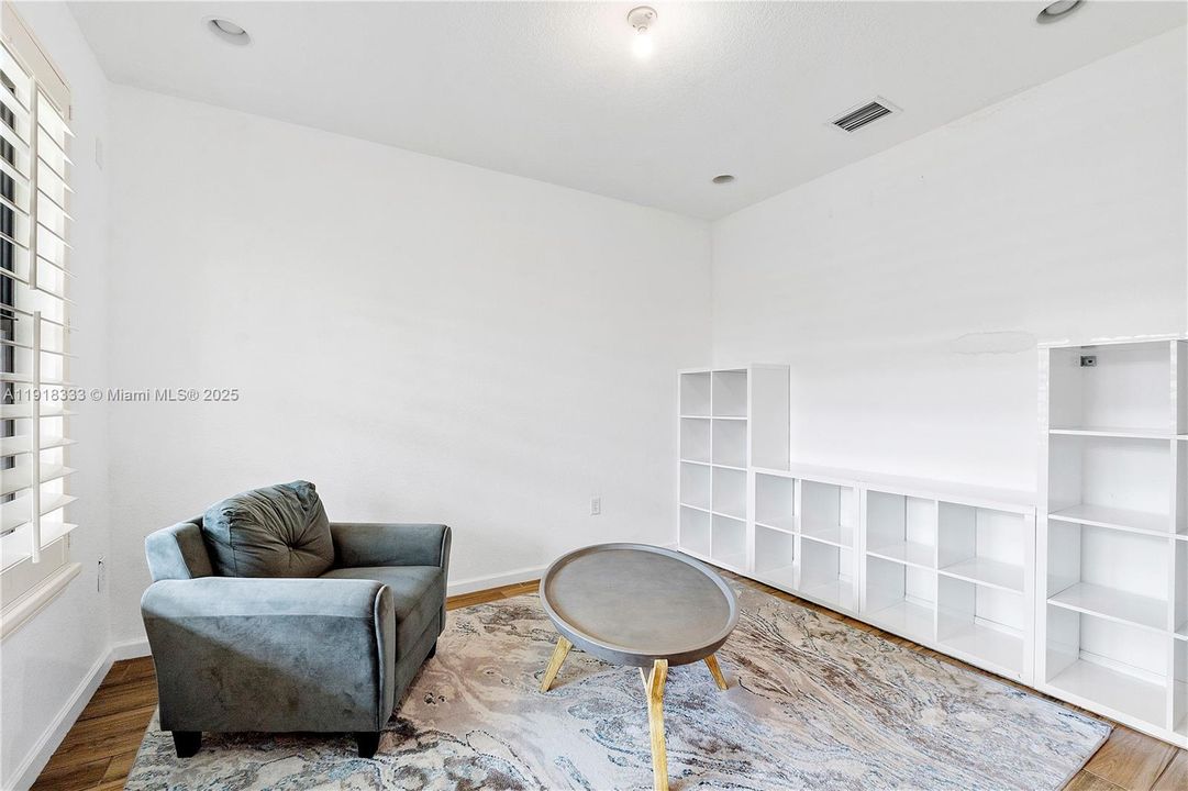 En Renta: $10,000 (6 camas, 3 baños, 2858 Pies cuadrados)