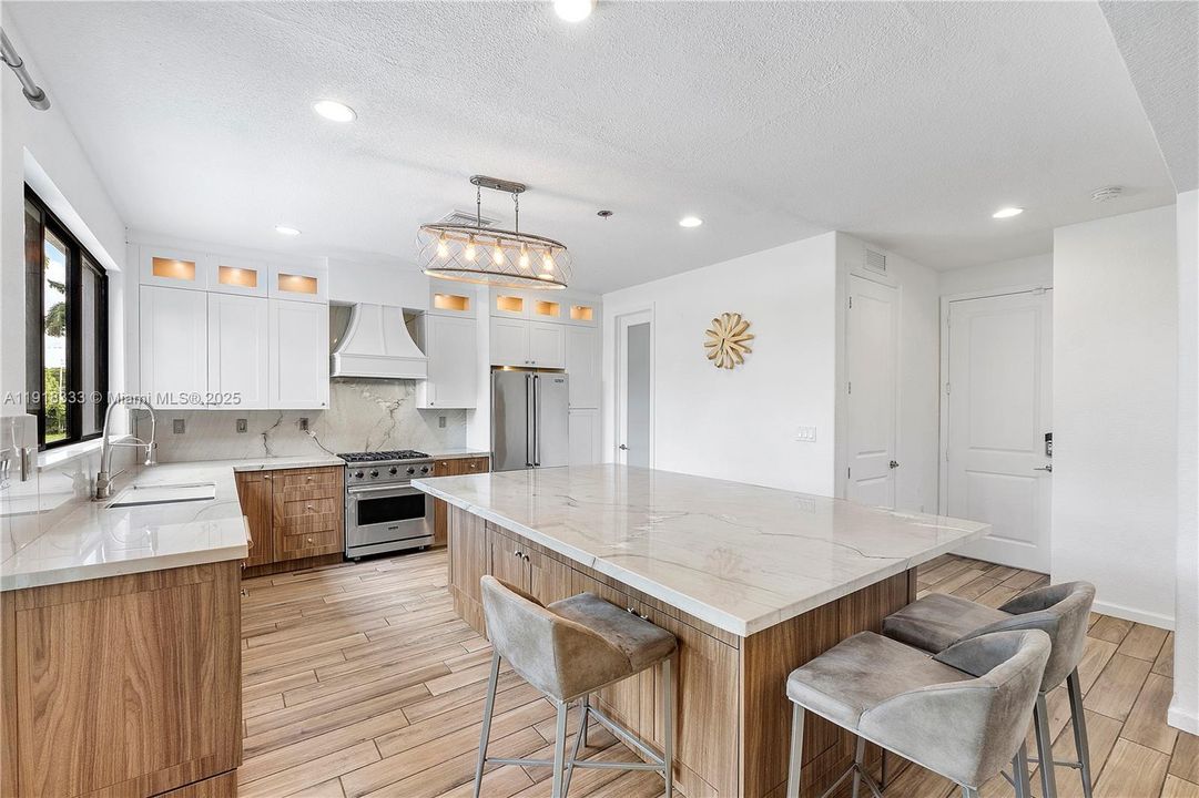 En Renta: $10,000 (6 camas, 3 baños, 2858 Pies cuadrados)