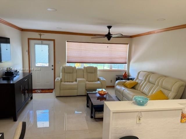 На продажу: $150,000 (1 спален, 1 ванн, 570 Квадратных фут)