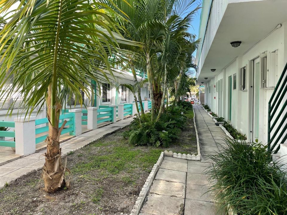 For Sale: $164,999 (0 beds, 1 baths, 375 Square Feet)