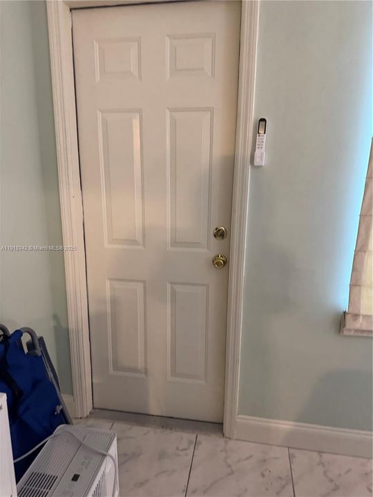 For Sale: $164,999 (0 beds, 1 baths, 375 Square Feet)