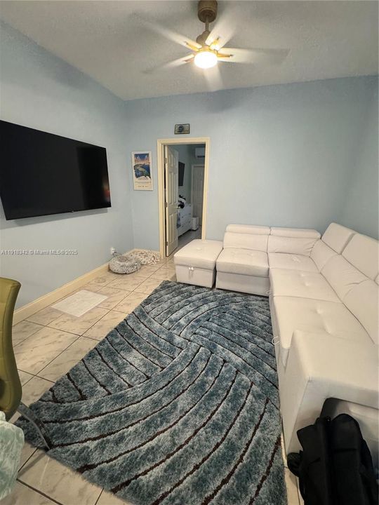 For Sale: $164,999 (0 beds, 1 baths, 375 Square Feet)