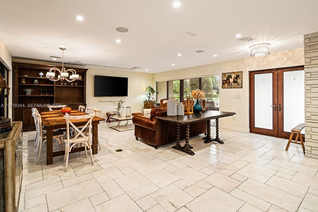 For Sale: $1,900,000 (3 beds, 3 baths, 1970 Square Feet)