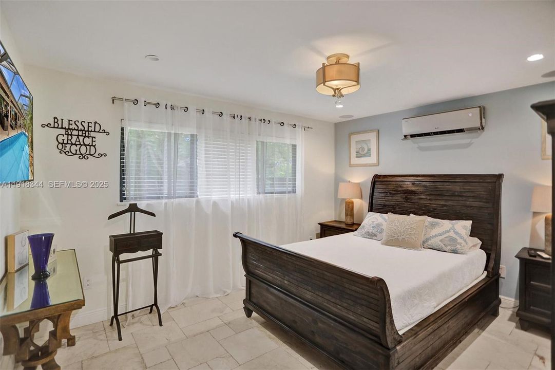 For Sale: $1,900,000 (3 beds, 3 baths, 1970 Square Feet)