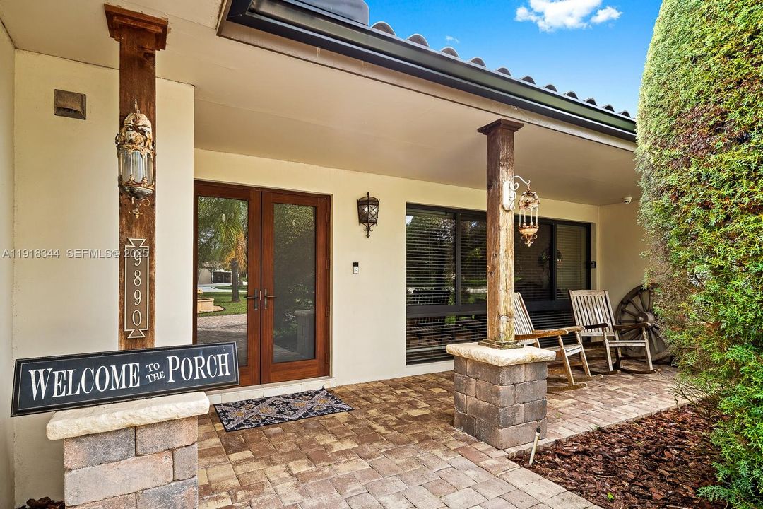 For Sale: $1,900,000 (3 beds, 3 baths, 1970 Square Feet)