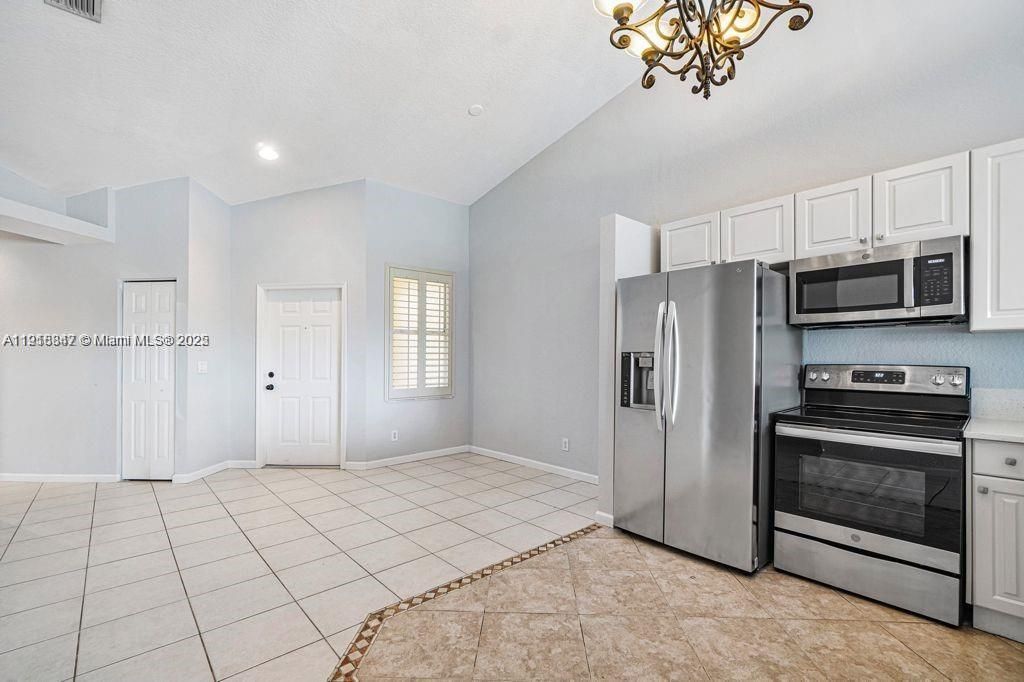 En Venta: $435,000 (2 camas, 2 baños, 1379 Pies cuadrados)