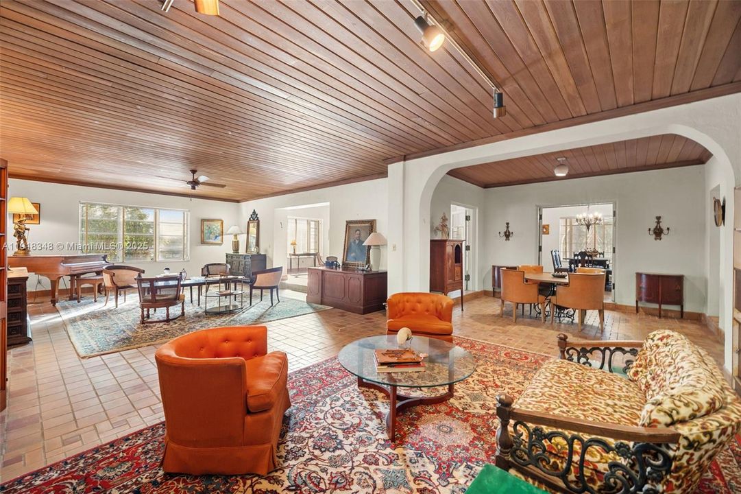 待售: $3,600,000 (4 贝兹, 4 浴室, 4235 平方英尺)