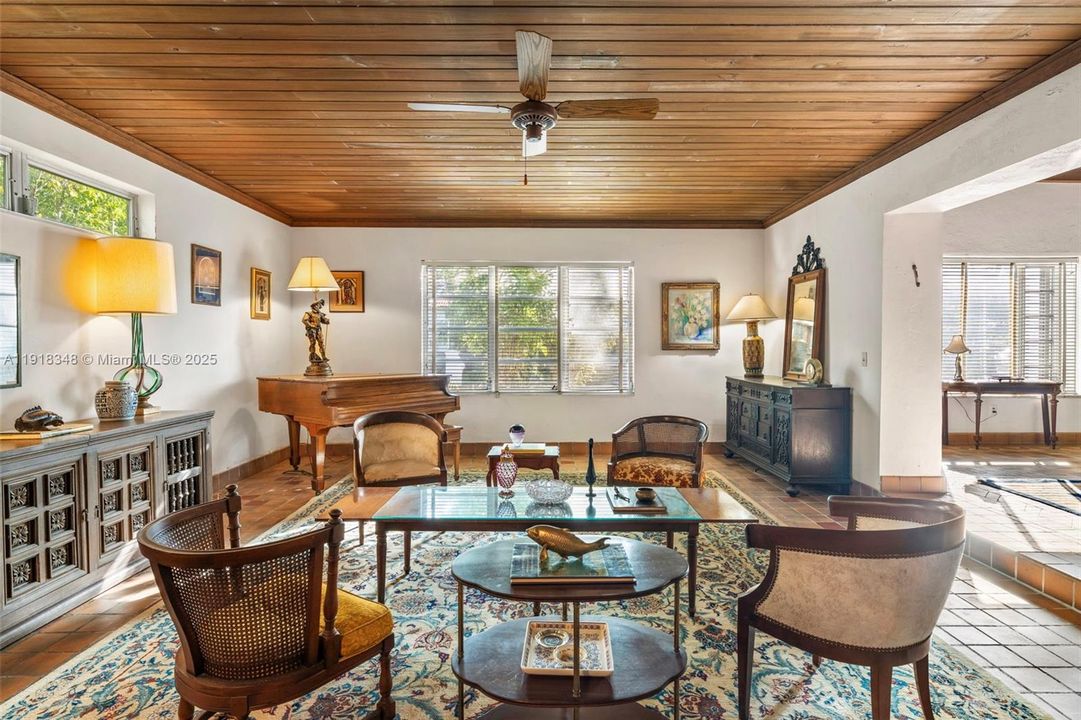 待售: $3,600,000 (4 贝兹, 4 浴室, 4235 平方英尺)