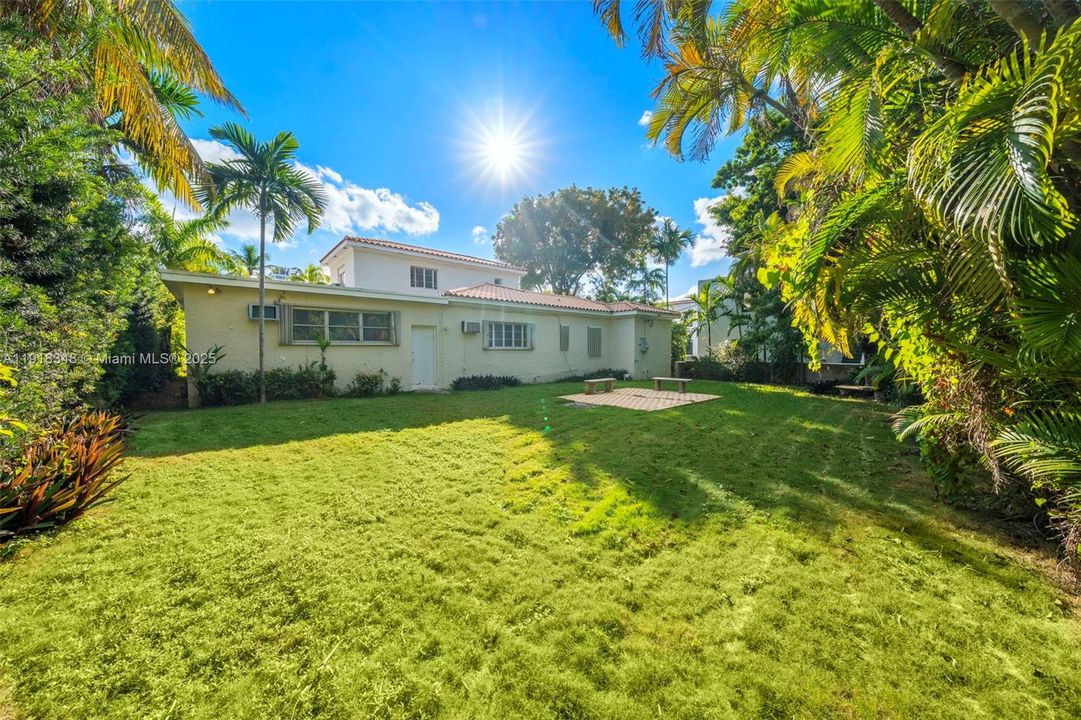 待售: $3,600,000 (4 贝兹, 4 浴室, 4235 平方英尺)