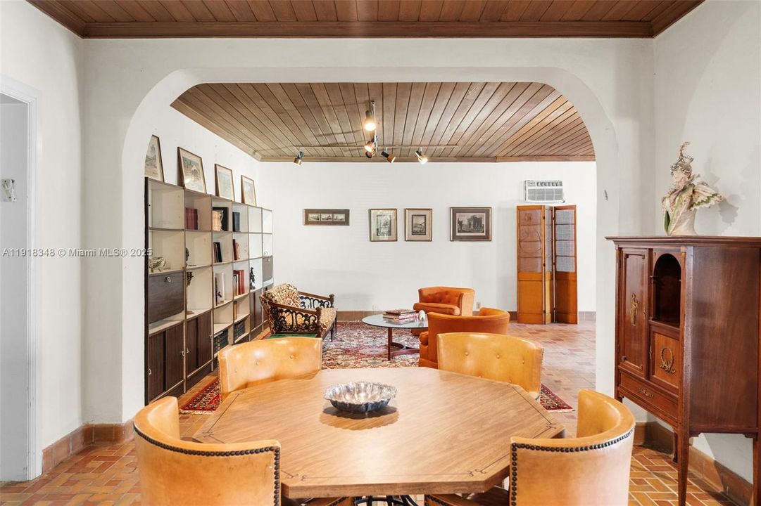 待售: $3,600,000 (4 贝兹, 4 浴室, 4235 平方英尺)