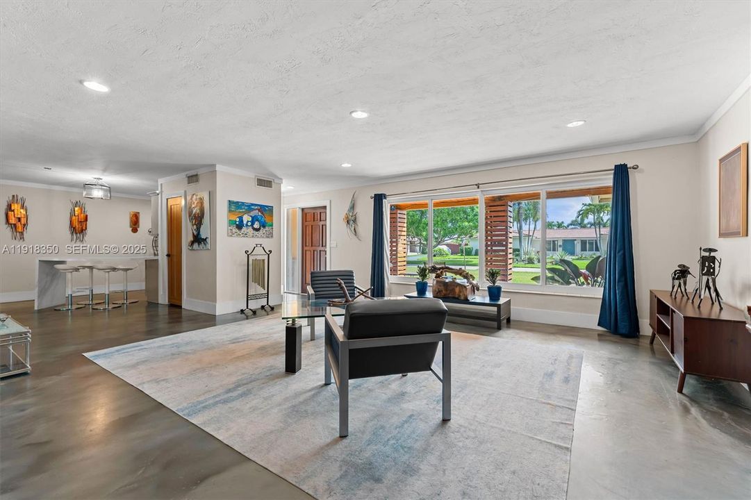 For Sale: $850,000 (4 beds, 2 baths, 2626 Square Feet)