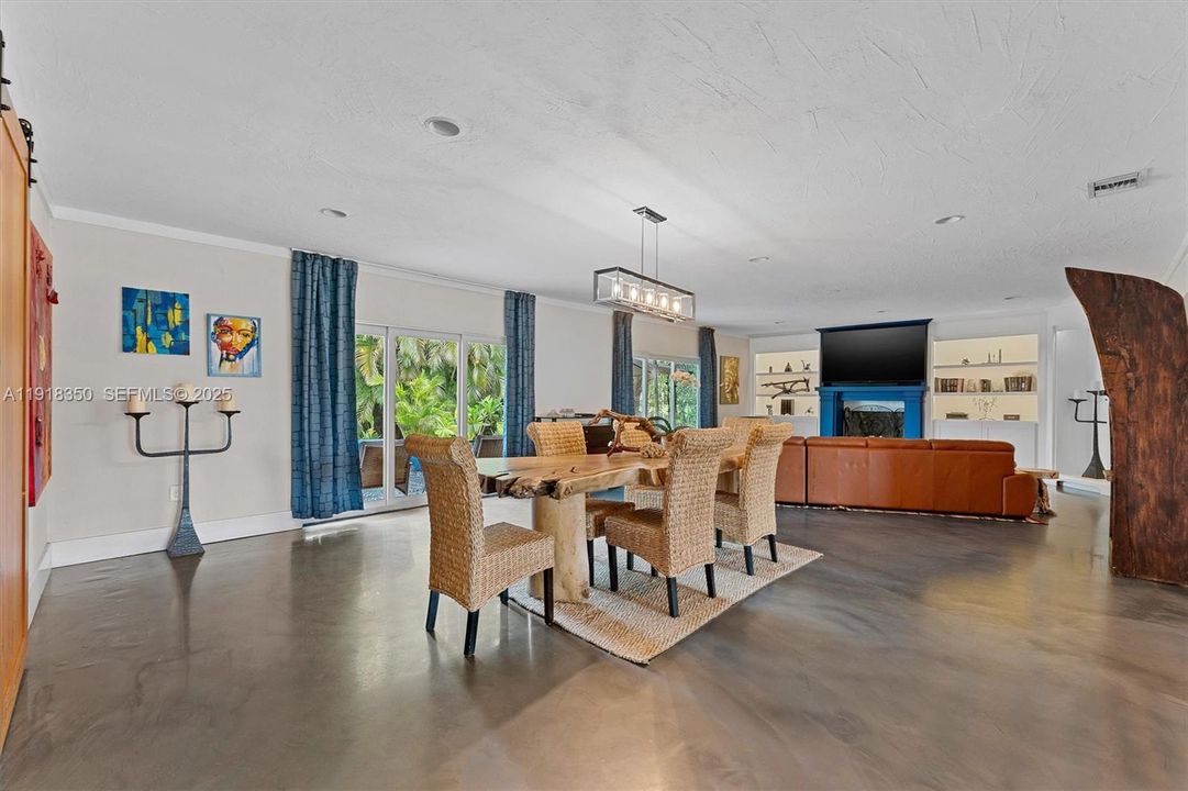 For Sale: $850,000 (4 beds, 2 baths, 2626 Square Feet)