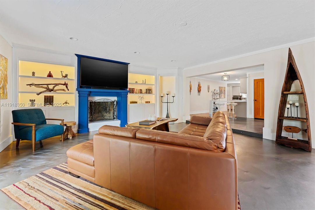 For Sale: $850,000 (4 beds, 2 baths, 2626 Square Feet)