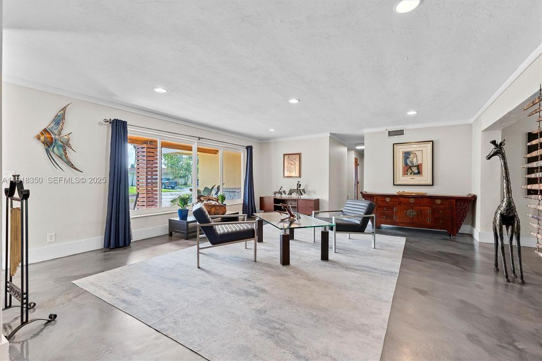 For Sale: $850,000 (4 beds, 2 baths, 2626 Square Feet)