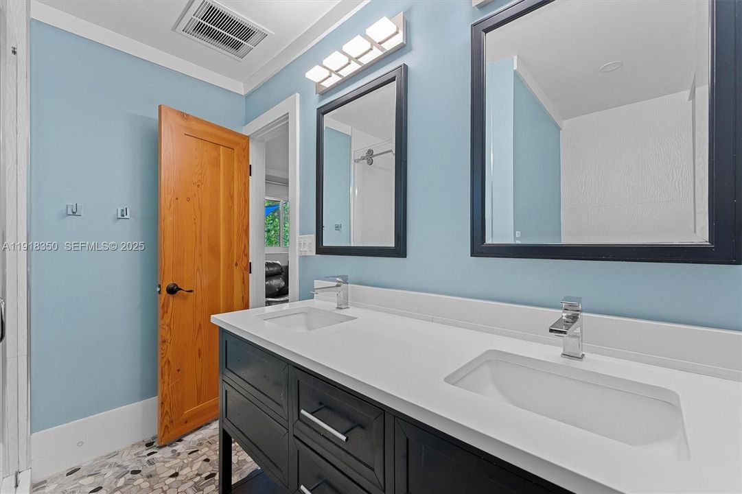 For Sale: $850,000 (4 beds, 2 baths, 2626 Square Feet)