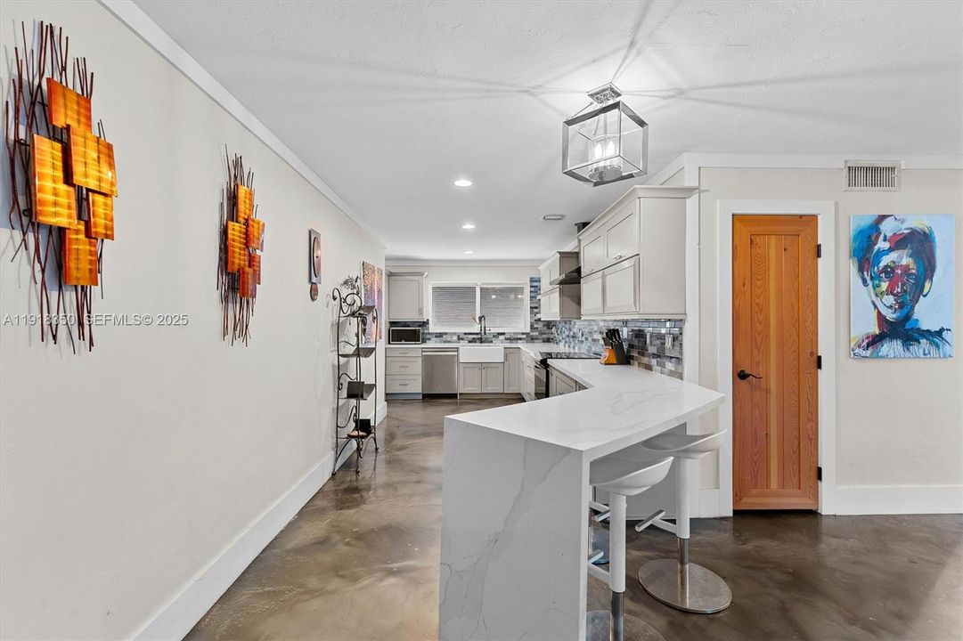 For Sale: $850,000 (4 beds, 2 baths, 2626 Square Feet)