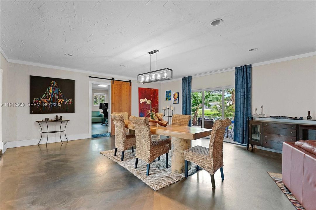 For Sale: $850,000 (4 beds, 2 baths, 2626 Square Feet)