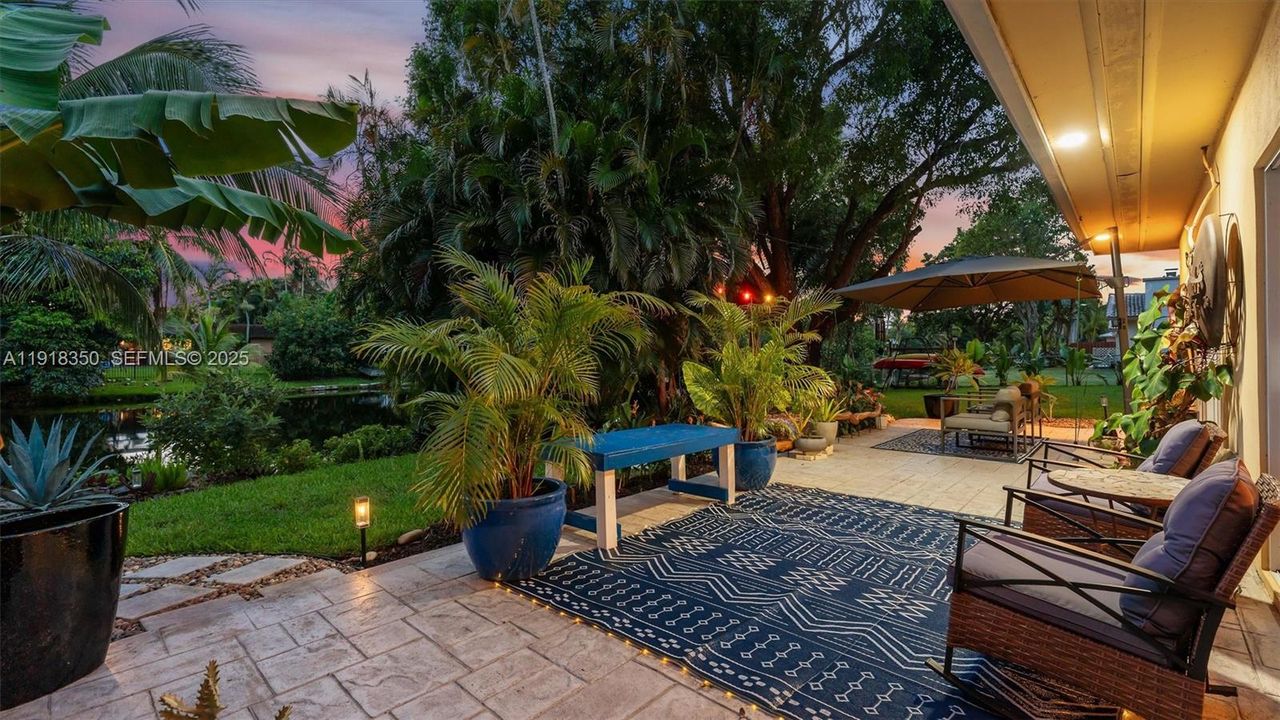 For Sale: $850,000 (4 beds, 2 baths, 2626 Square Feet)