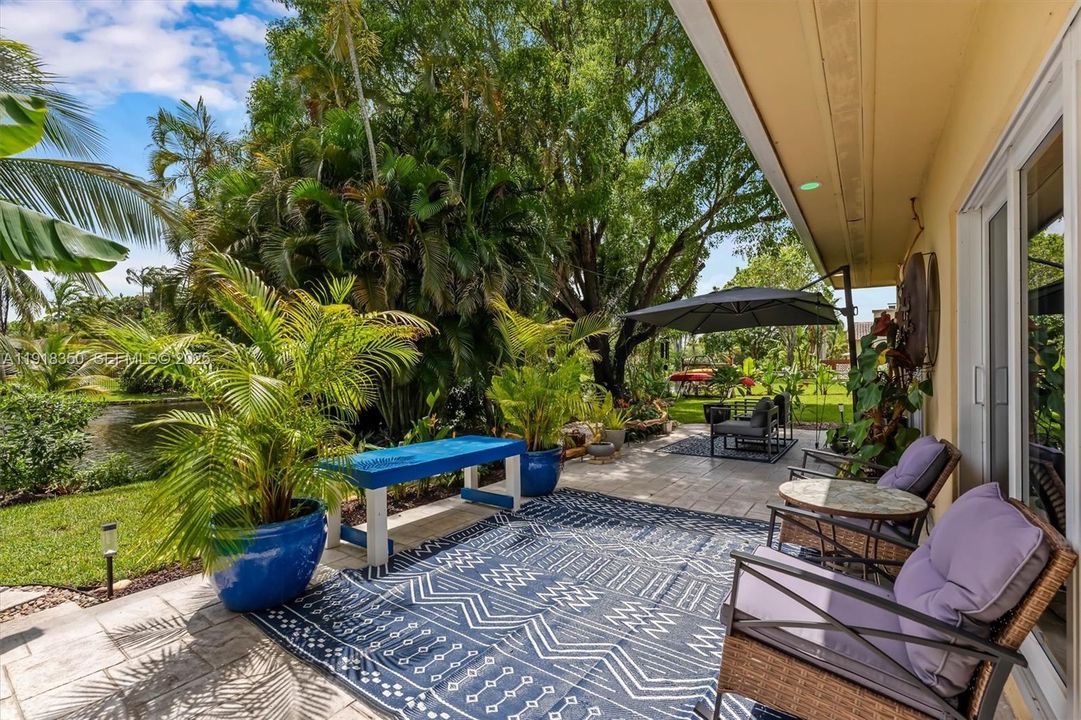 For Sale: $850,000 (4 beds, 2 baths, 2626 Square Feet)