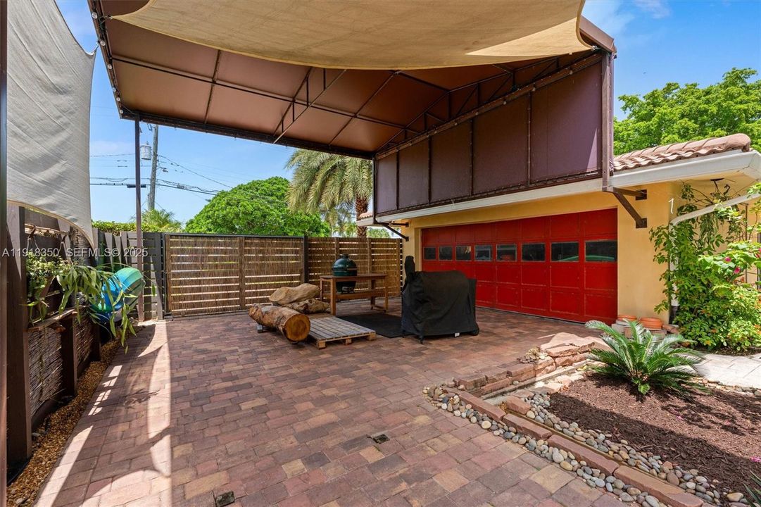 For Sale: $850,000 (4 beds, 2 baths, 2626 Square Feet)