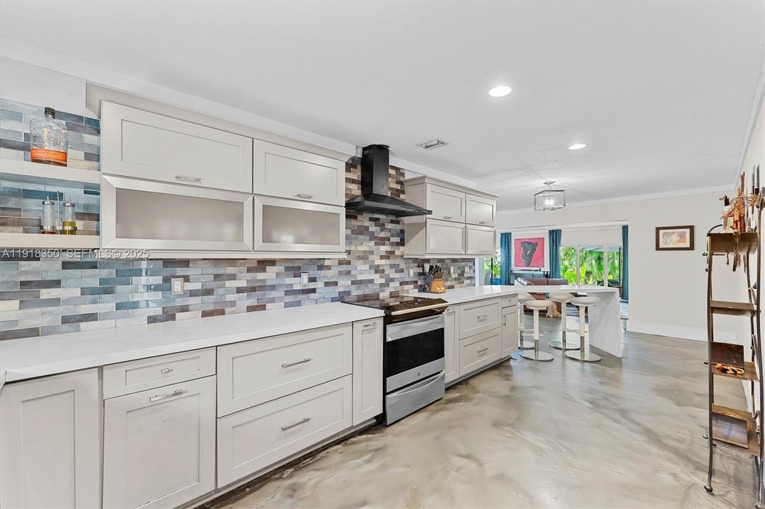 For Sale: $850,000 (4 beds, 2 baths, 2626 Square Feet)