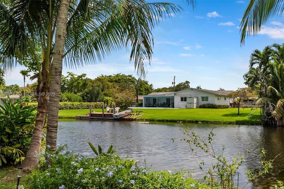 For Sale: $850,000 (4 beds, 2 baths, 2626 Square Feet)