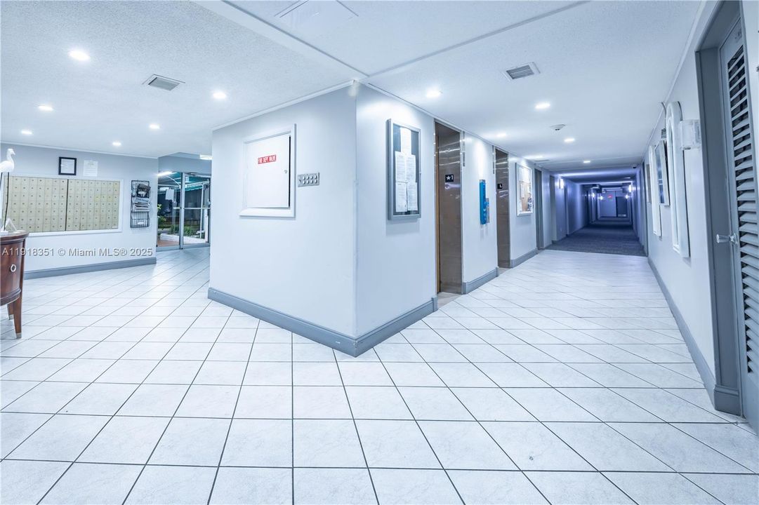 На продажу: $100,000 (1 спален, 1 ванн, 928 Квадратных фут)