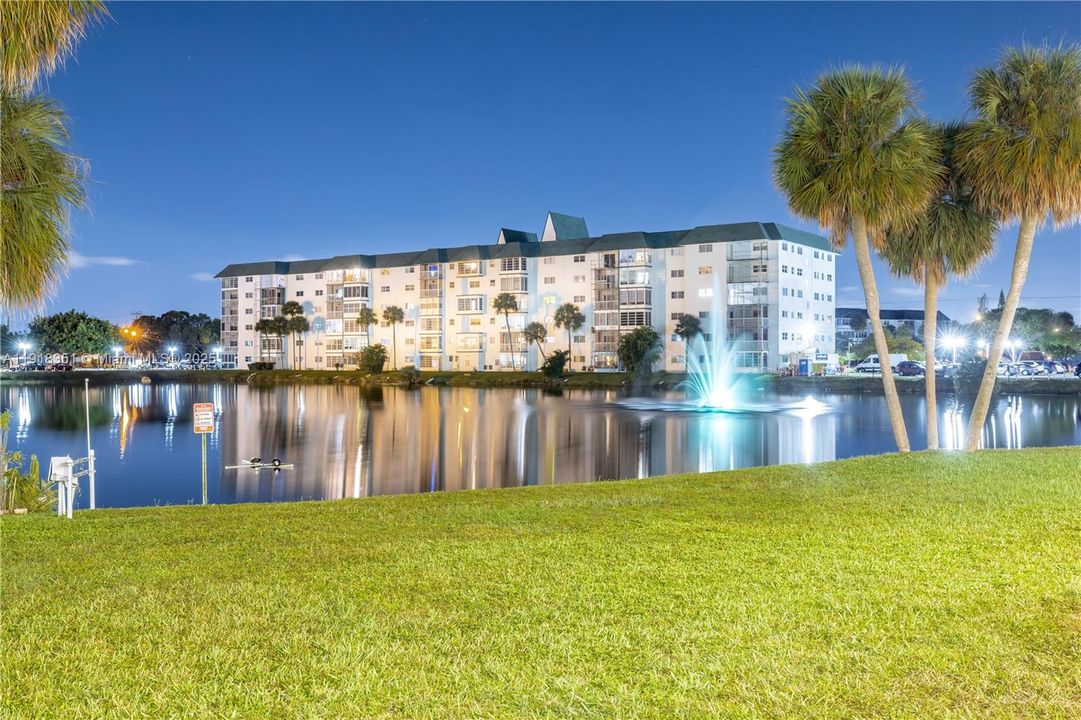 На продажу: $100,000 (1 спален, 1 ванн, 928 Квадратных фут)