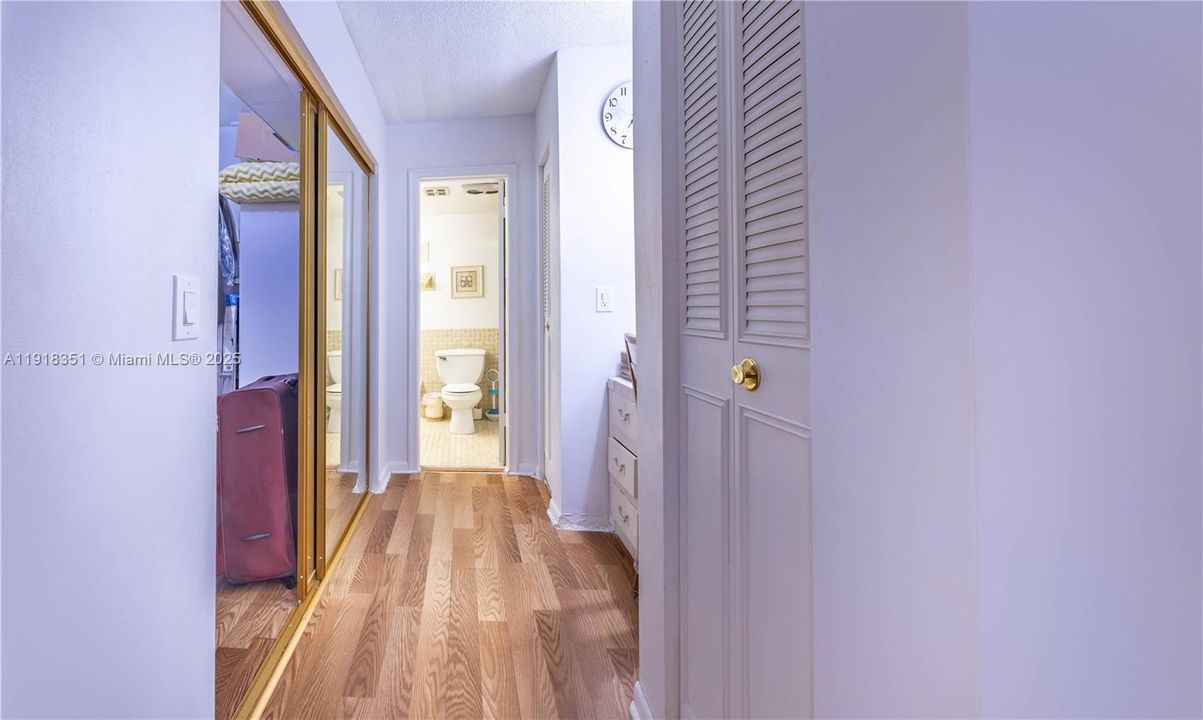 На продажу: $100,000 (1 спален, 1 ванн, 928 Квадратных фут)