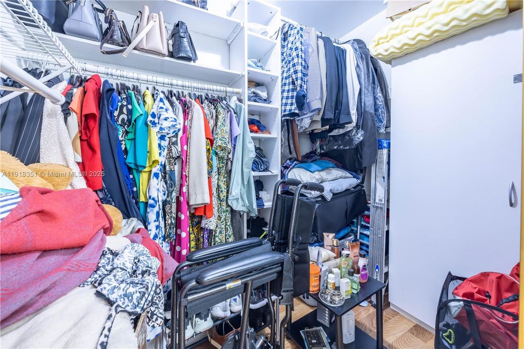 На продажу: $100,000 (1 спален, 1 ванн, 928 Квадратных фут)