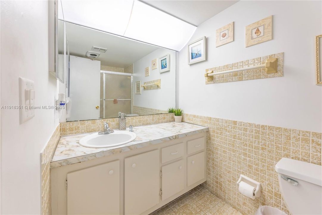 На продажу: $100,000 (1 спален, 1 ванн, 928 Квадратных фут)