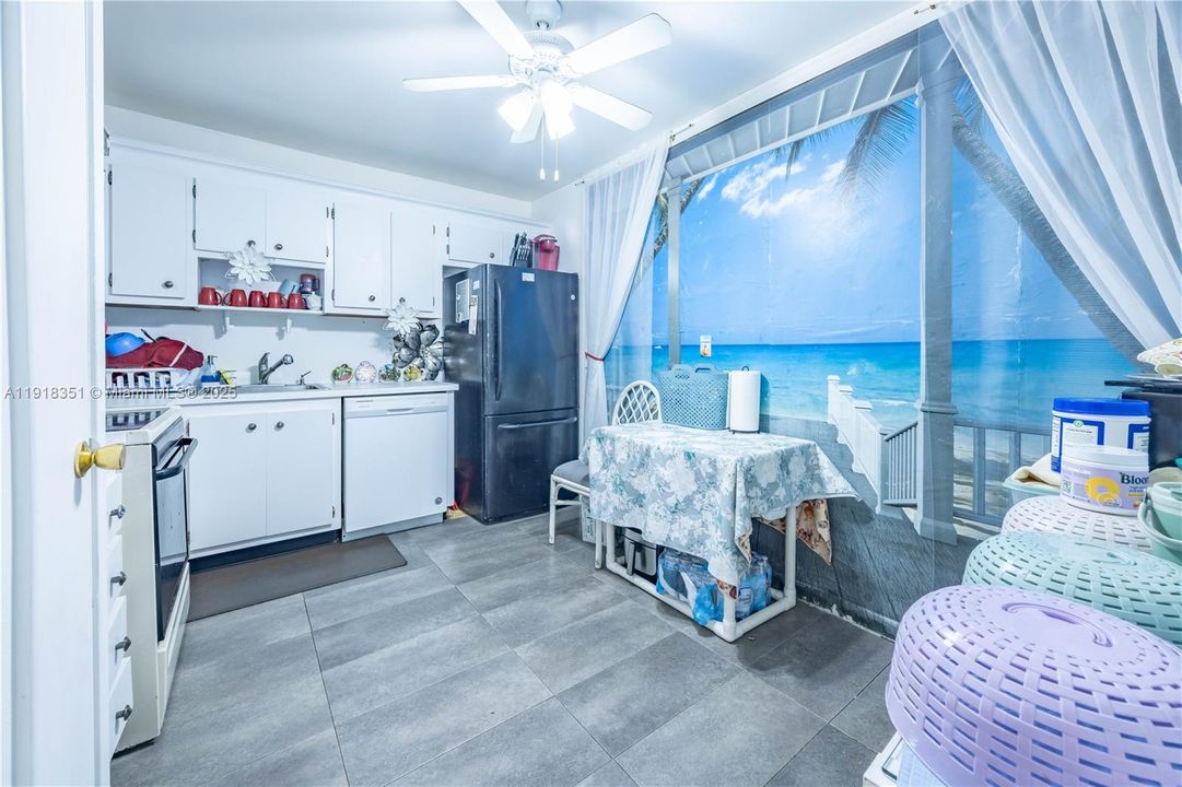 На продажу: $100,000 (1 спален, 1 ванн, 928 Квадратных фут)