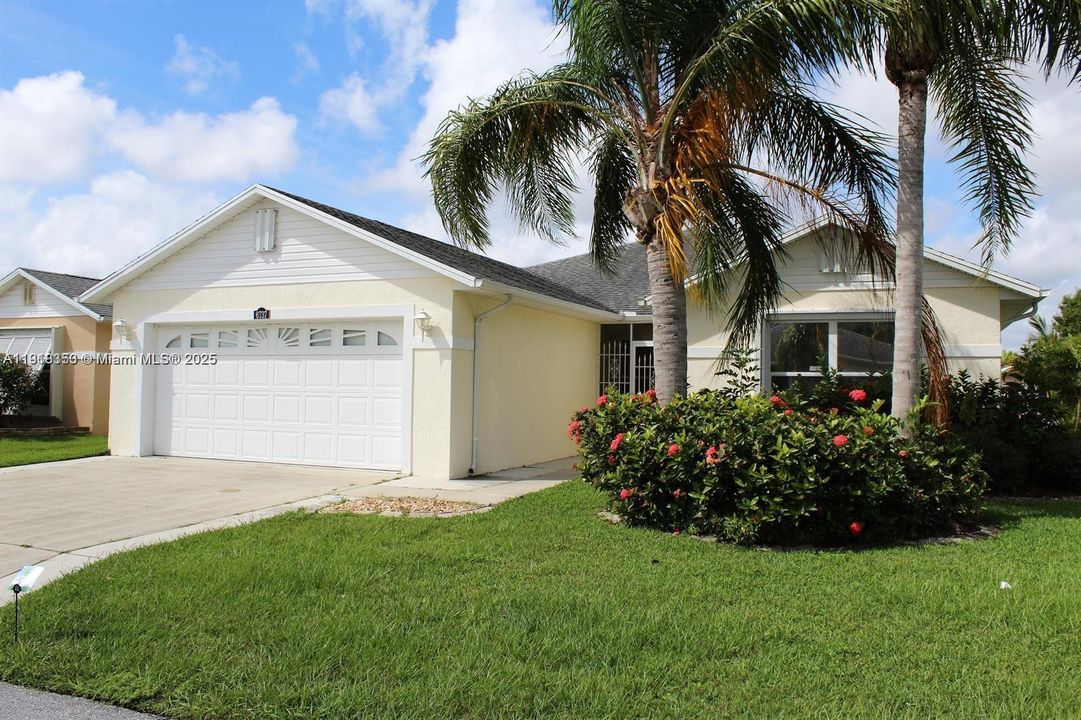 For Sale: $225,000 (2 beds, 2 baths, 1714 Square Feet)