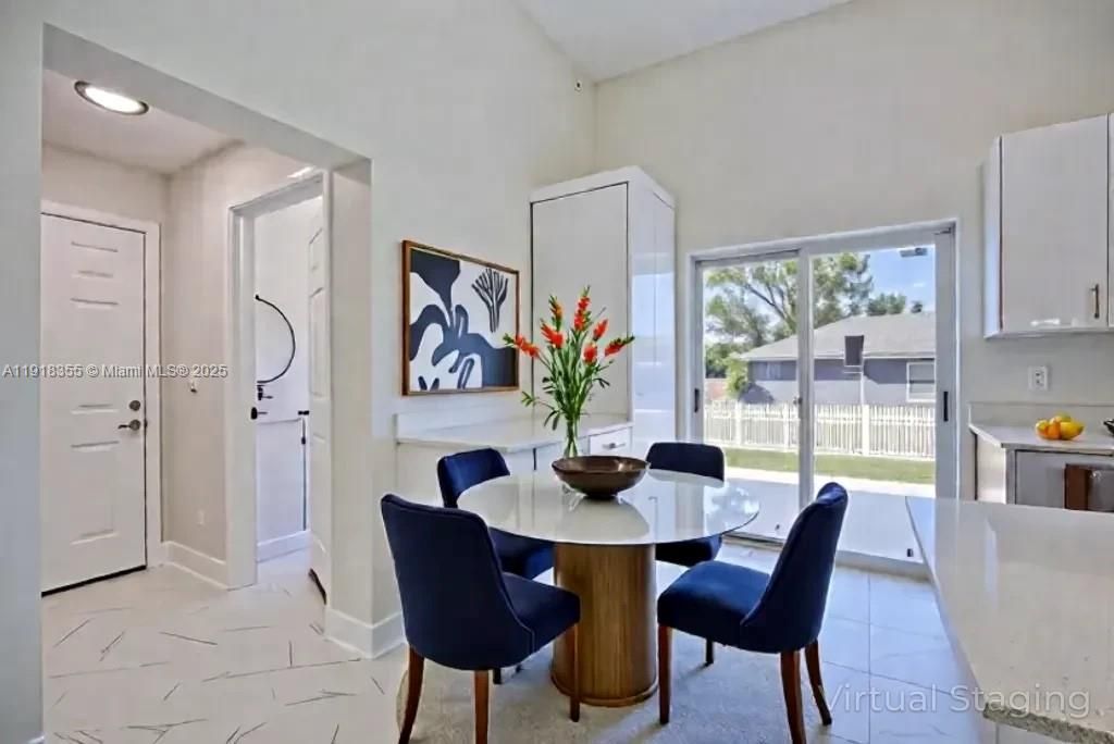 For Sale: $275,000 (2 beds, 2 baths, 1175 Square Feet)