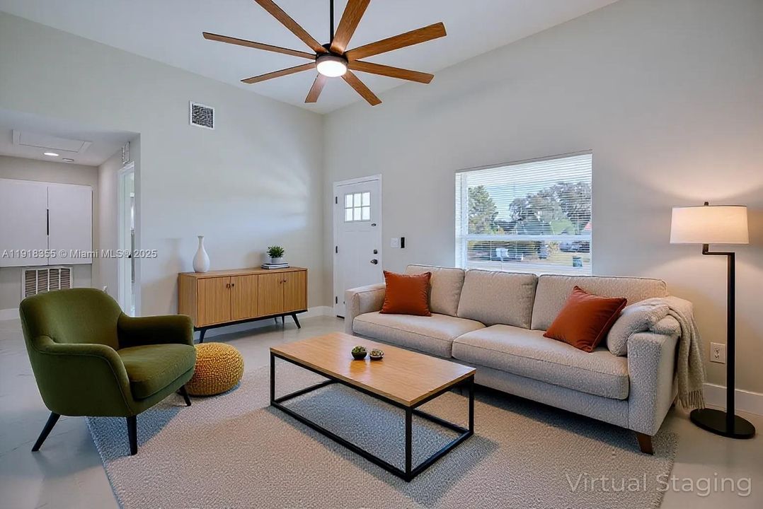 For Sale: $275,000 (2 beds, 2 baths, 1175 Square Feet)